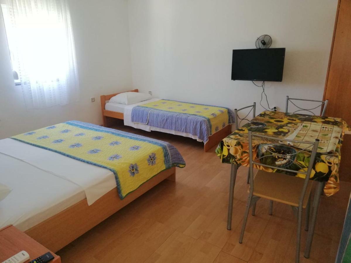 Apartmani Kovacic Murter Eksteriør billede
